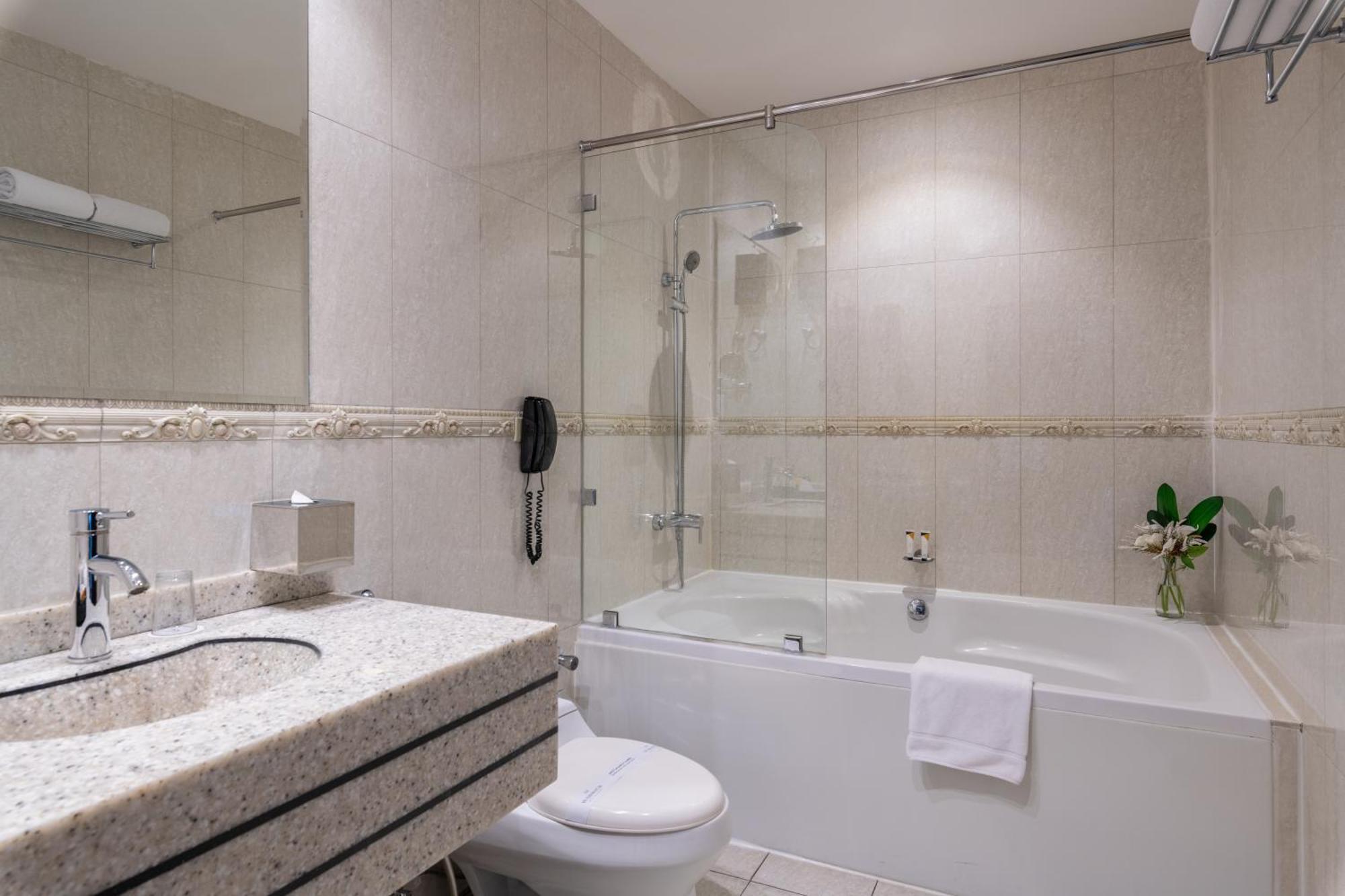 Warwick Al Jubail Hotel Dış mekan fotoğraf