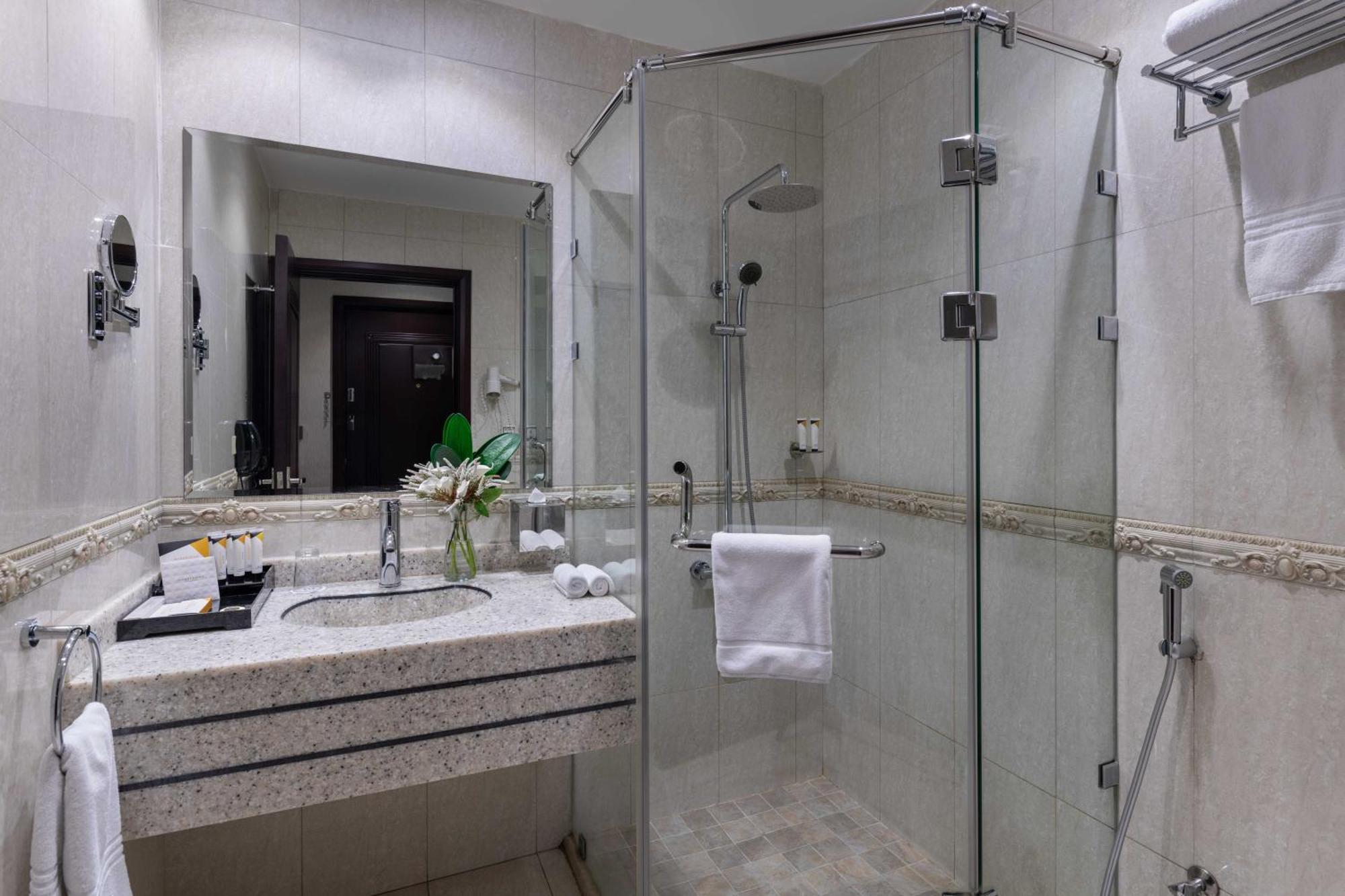 Warwick Al Jubail Hotel Dış mekan fotoğraf