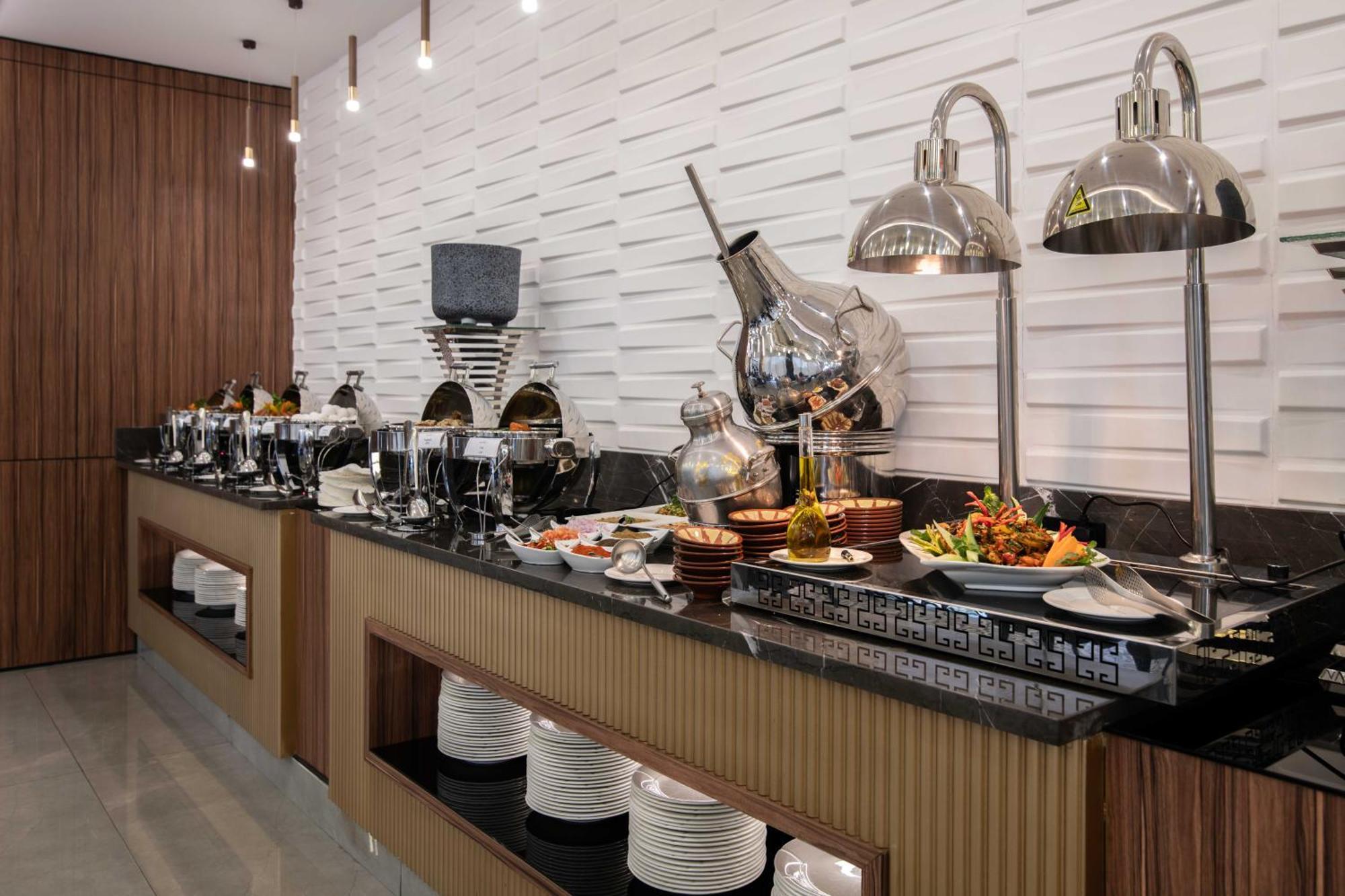 Warwick Al Jubail Hotel Dış mekan fotoğraf