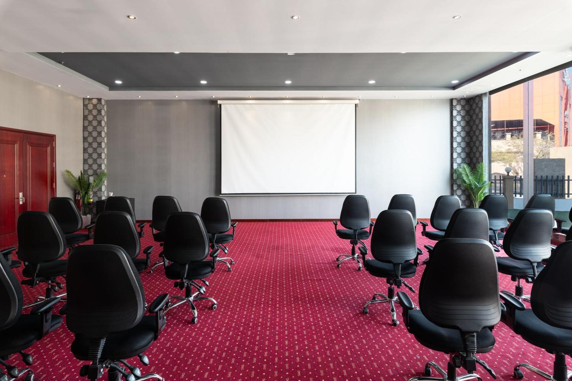 Warwick Al Jubail Hotel Dış mekan fotoğraf